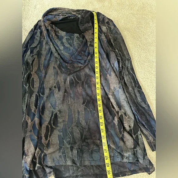 Unique Women's Tunic by Papa Vancouver - Picture 2 of 9